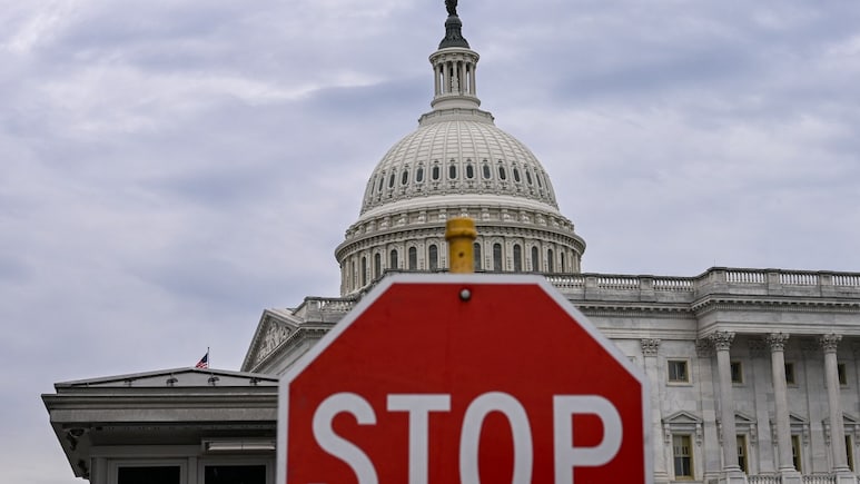 4 Weeks On, Why US Government Is Still Shut, How It's Affecting Americans 4 Weeks On, Why US Government Is Still Shut, How It's Affecting Americans
