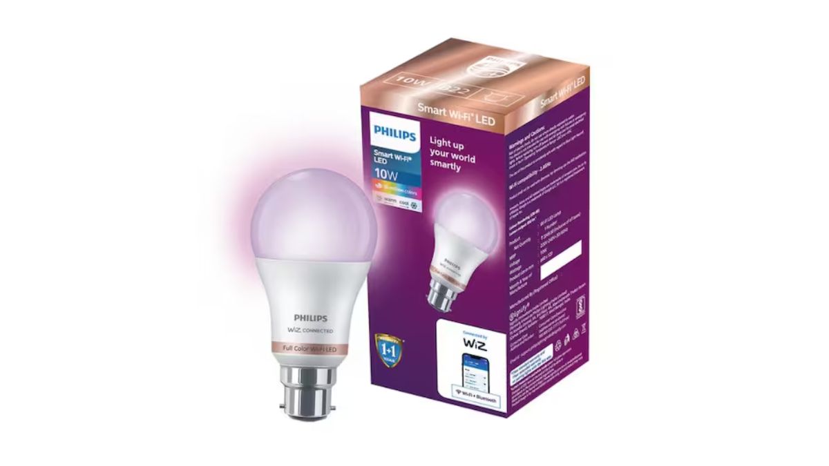 Amazon Sale 2025 मधील टॉप स्मार्ट बल्ब ऑफर्स; AmazonBasics ते Philips पर्यंत इथे घ्या जाणून