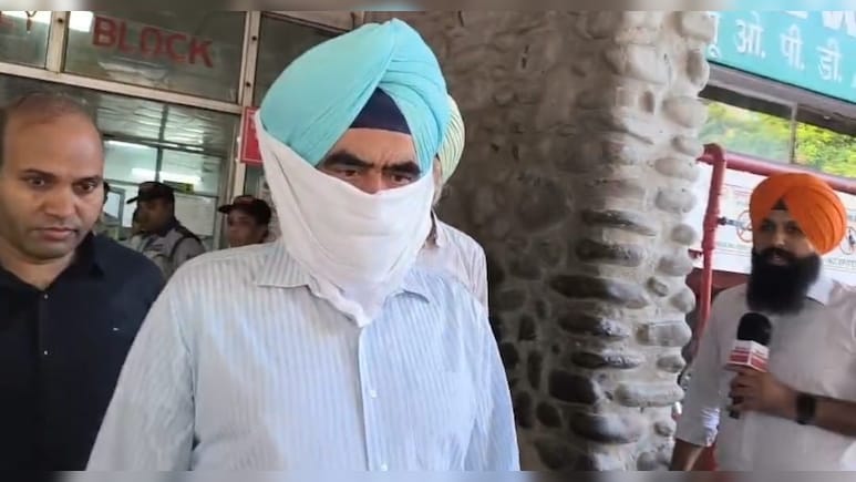 Punjab Cop With 50-Plus Properties, 7.5 Crore Cash, Luxury Cars And More Punjab Cop With 50-Plus Properties, 7.5 Crore Cash, Luxury Cars And More