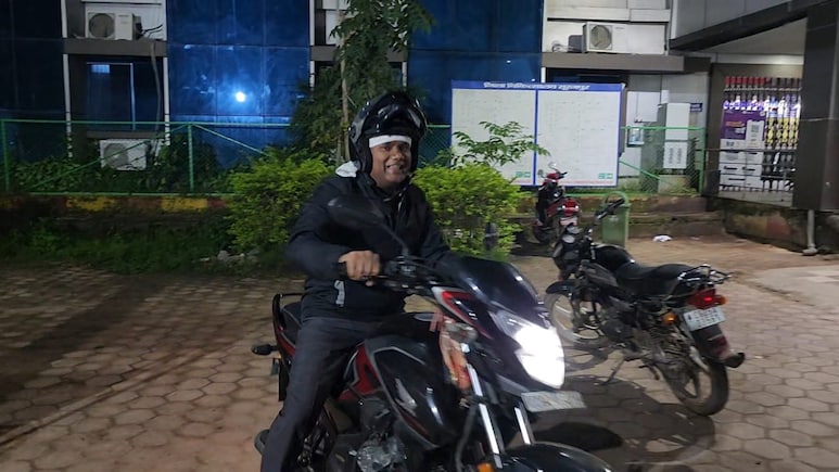 पहचान छिपाकर कलेक्टर ने शहर का लिया जायज़ा, त्योहारी सीजन में एक्शन में दिखे IAS अफसर पहचान छिपाकर कलेक्टर ने शहर का लिया जायज़ा, त्योहारी सीजन में एक्शन में दिखे IAS अफसर