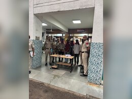 लिव इन रिलेशन में रहने से इनकार तो पार्टनर ने महिला के बच्चे को किया अगवा, फिर दिल्ली पुलिस ने किया कमाल! लिव इन रिलेशन में रहने से इनकार तो पार्टनर ने महिला के बच्चे को किया अगवा, फिर दिल्ली पुलिस ने किया कमाल!