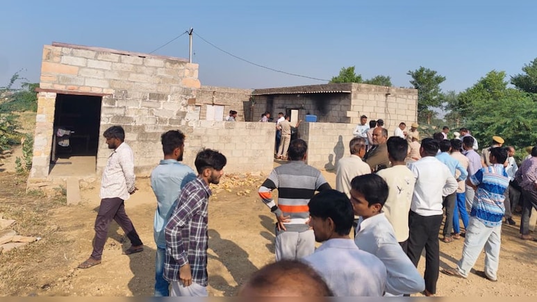 बाड़मेर में ढाणी में लगी आग, 2 जिंदा जले; एक गंभीर झुलसा बाड़मेर में ढाणी में लगी आग, 2 जिंदा जले; एक गंभीर झुलसा