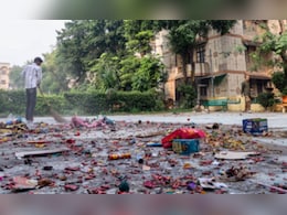 किसी का हाथ जला, किसी की आंखों में आया बारूद... दिल्ली में दिवाली पर 250 से ज्यादा लोग झुलसे किसी का हाथ जला, किसी की आंखों में आया बारूद... दिल्ली में दिवाली पर 250 से ज्यादा लोग झुलसे