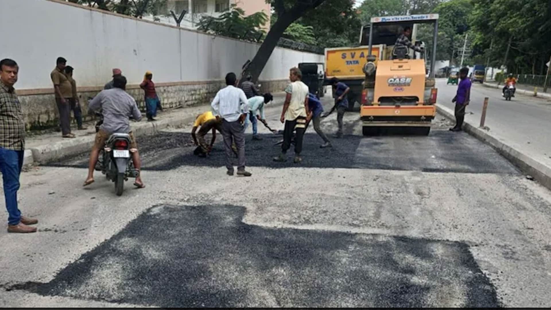 Video : Bengaluru Citizens Say Won't Pay Tax Over "Poor Infra", DK Shivakumar Responds