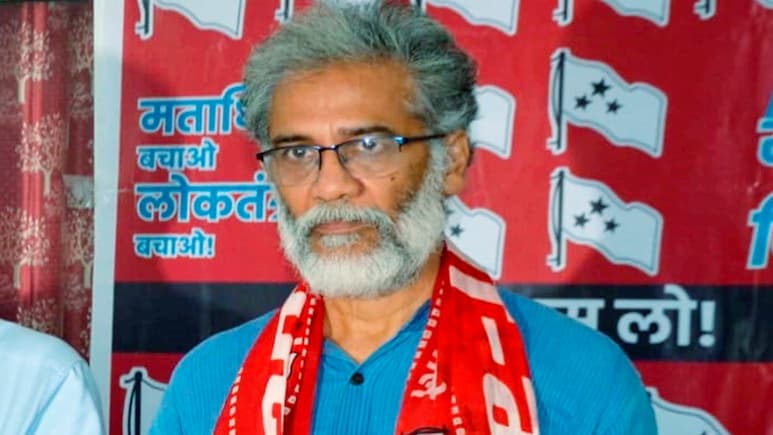 सीपीआई-एमएल उम्मीदवार को दूध से नहलाने पर भड़के दीपांकर भट्टाचार्य, नेताओं को दी यह नसीहत सीपीआई-एमएल उम्मीदवार को दूध से नहलाने पर भड़के दीपांकर भट्टाचार्य, नेताओं को दी यह नसीहत