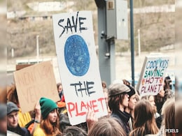 Young Americans Hesitate To Have Children Over Climate Change Fears: Study Young Americans Hesitate To Have Children Over Climate Change Fears: Study