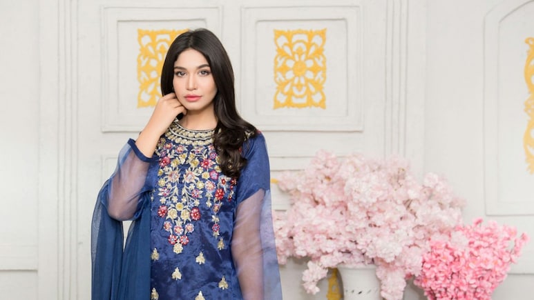 सिंपल और सोबर का परफेक्ट मैच है ये खूबसूरत एथनिक ड्रेस, इसके साथ अपने लुक में लगाएं चार चांद सिंपल और सोबर का परफेक्ट मैच है ये खूबसूरत एथनिक ड्रेस, इसके साथ अपने लुक में लगाएं चार चांद