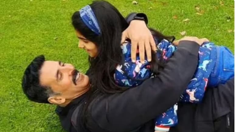 अक्षय कुमार बेटी नितारा को नहीं सिखाएंगे पैसे की अहमियत, बोले- मैं पैसों की बजाए... अक्षय कुमार बेटी नितारा को नहीं सिखाएंगे पैसे की अहमियत, बोले- मैं पैसों की बजाए...