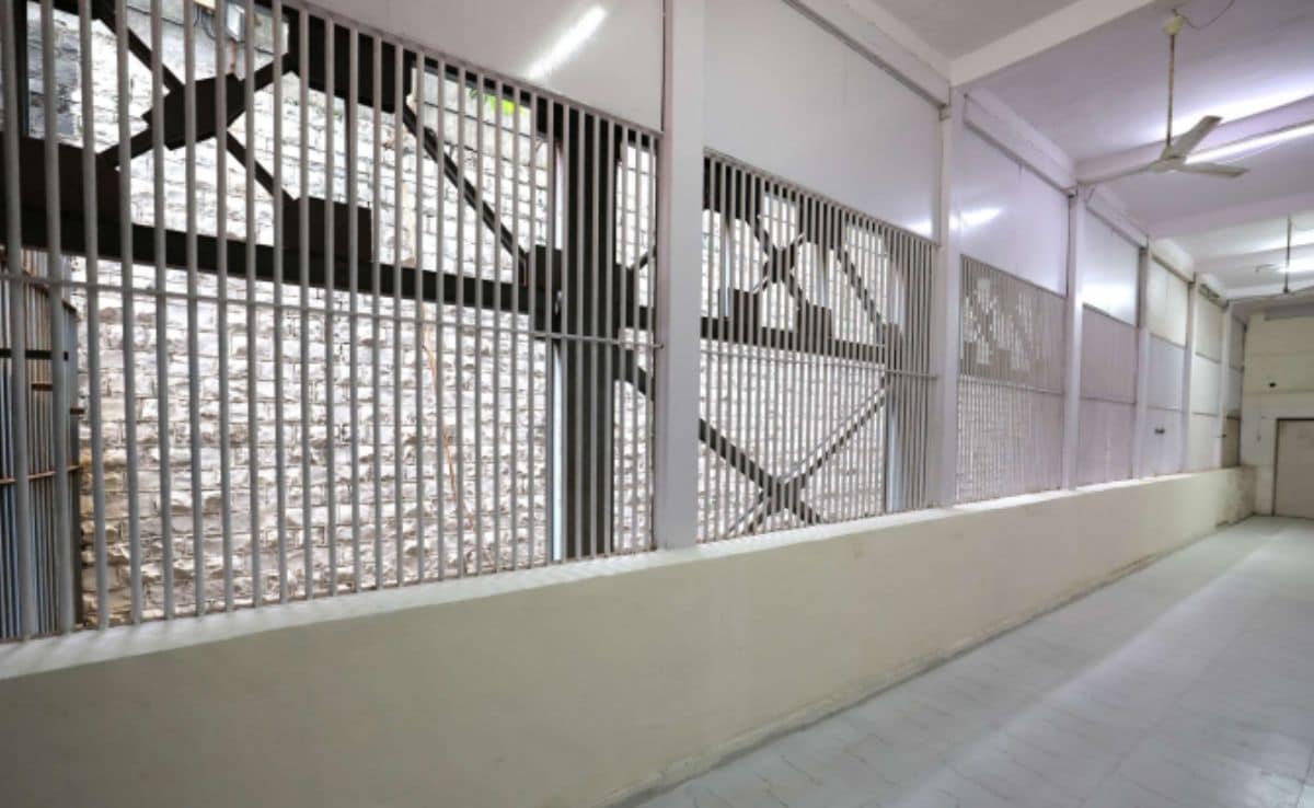 The barrack where Choksis cell is located is protected by a steel structure. The barrack where Choksis cell is located is protected by a steel structure.