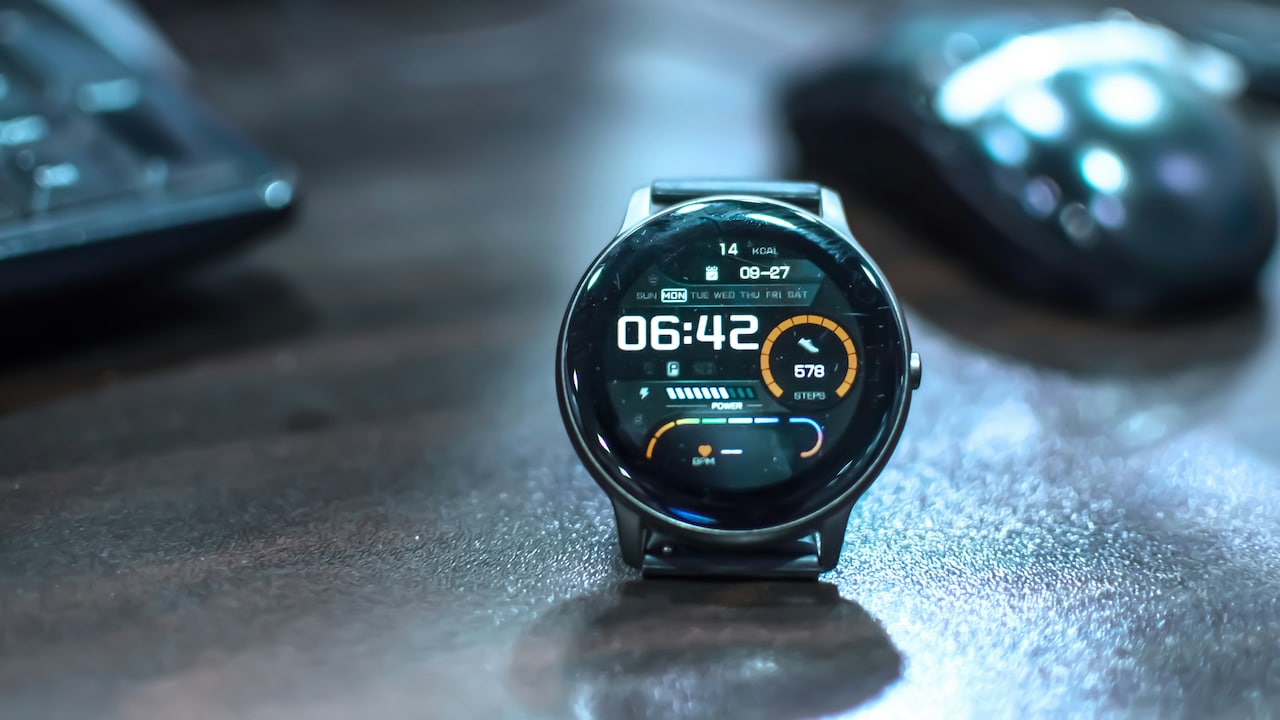 Best Smartwatch Buying Guide: Top Tips for Fitness and Work Wearables