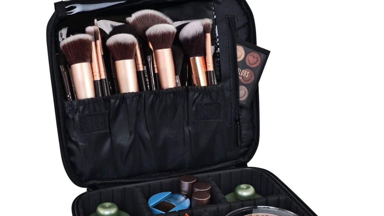 Organisers That Keeps Your Ethnic Outfits In A Fresh Way Organisers That Keeps Your Ethnic Outfits In A Fresh Way