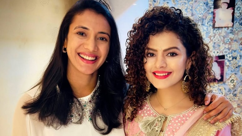पलक मुच्छाल और मिथुन का कितना है नेटवर्थ, बनने वाले हैं क्रिकेटर स्मृति मंधाना की ननद और ननदोई पलक मुच्छाल और मिथुन का कितना है नेटवर्थ, बनने वाले हैं क्रिकेटर स्मृति मंधाना की ननद और ननदोई