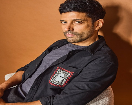 फरहान अख्तर से हुई धोखाधड़ी, पेट्रोल भरवाने के बहाने ड्राइवर ने निकाला 12 लाख कैश- पढ़ें डिटेल्स