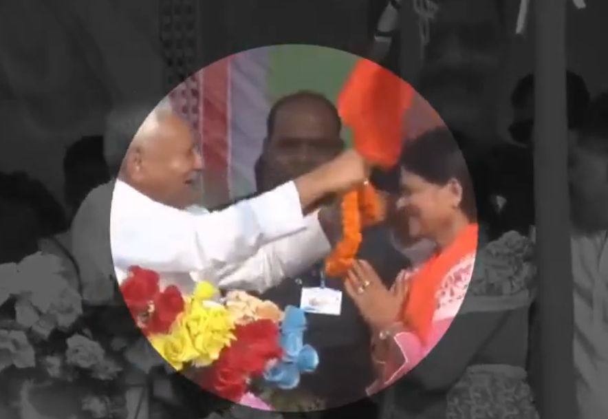 "Gajab Aadmi Hai": Tejashwi Yadav's Swipe At Nitish Kumar Over Viral Video
