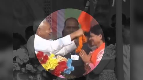 "Gajab Aadmi Hai": Tejashwi Yadav's Swipe At Nitish Kumar Over Viral Video