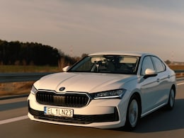 Skoda Superb Covers 2,831 Km On Single Tank, Sets World Record: Details Skoda Superb Covers 2,831 Km On Single Tank, Sets World Record: Details
