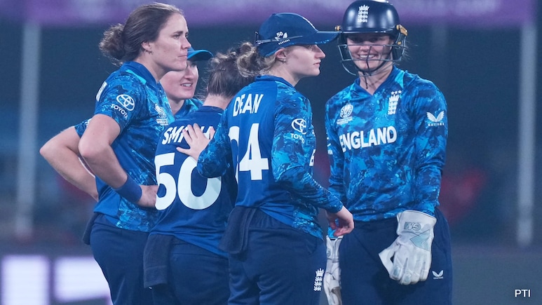 Womens ODI World Cup: जीत के साथ इंग्लैंड सेमीफाइनल में, भारत की बढ़ी मुश्किलें, अब इन टीमों के बीच जंग Womens ODI World Cup: जीत के साथ इंग्लैंड सेमीफाइनल में, भारत की बढ़ी मुश्किलें, अब इन टीमों के बीच जंग