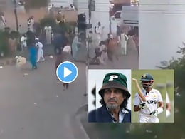Video : पाकिस्तानच्या गद्दाफी स्टेडियमबाहेर तुफान राडा! प्रेक्षकांनी केली दगडफेक, PAK vs SA सामन्यात काय घडलं? Video : पाकिस्तानच्या गद्दाफी स्टेडियमबाहेर तुफान राडा! प्रेक्षकांनी केली दगडफेक, PAK vs SA सामन्यात काय घडलं?