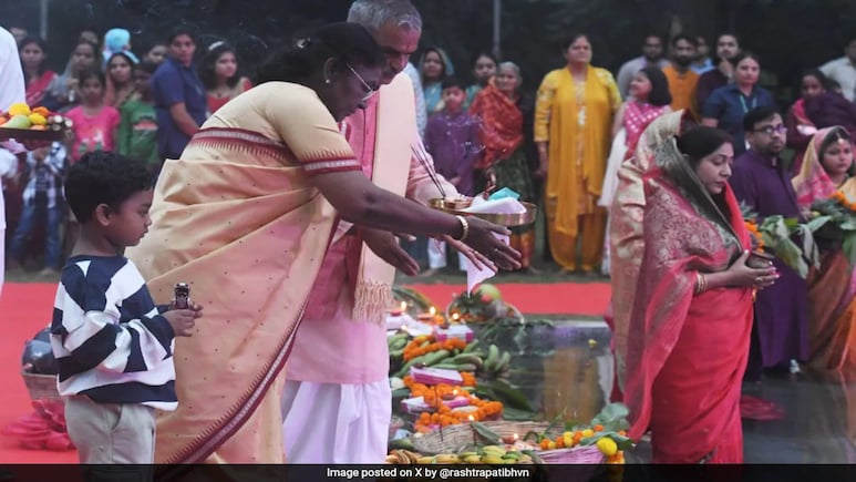 President Droupadi Murmu Participates In Chhath Puja Celebrations President Droupadi Murmu Participates In Chhath Puja Celebrations
