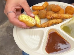 Food Vlogger Tries Vegetarian 'Egg' Pakoda, Here's What It's Actually Made Of Food Vlogger Tries Vegetarian 'Egg' Pakoda, Here's What It's Actually Made Of