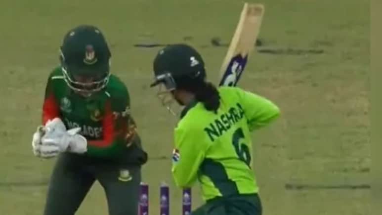 ICC Women's World Cup 2025: असं कोण आऊट होतं? पाकिस्तानच्या नाशरा संधूच्या विकेटची जगभर चर्चा