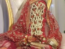 Shocking: '19 महिलांशी संबंध' लपवून लग्न; आता बेडरूममध्ये गुप्त कॅमेरा, नकार दिल्यावर खासगी व्हिडीओ.... Shocking: '19 महिलांशी संबंध' लपवून लग्न; आता बेडरूममध्ये गुप्त कॅमेरा, नकार दिल्यावर खासगी व्हिडीओ....