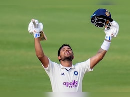 IND vs WI: ध्रुव जुरेल ने करियर के पहले टेस्ट शतक के साथ ही रचा इतिहास, धोनी-फारुख इंजीनियर के क्लब में हुए शामिल IND vs WI: ध्रुव जुरेल ने करियर के पहले टेस्ट शतक के साथ ही रचा इतिहास, धोनी-फारुख इंजीनियर के क्लब में हुए शामिल