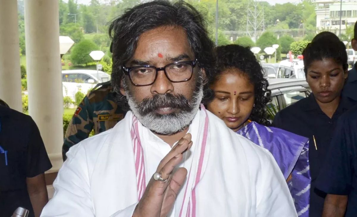 बिहार चुनाव से अलग हुई JMM, अब झारखंड सरकार में RJD, कांग्रेस की भागीदारी पर खतरा