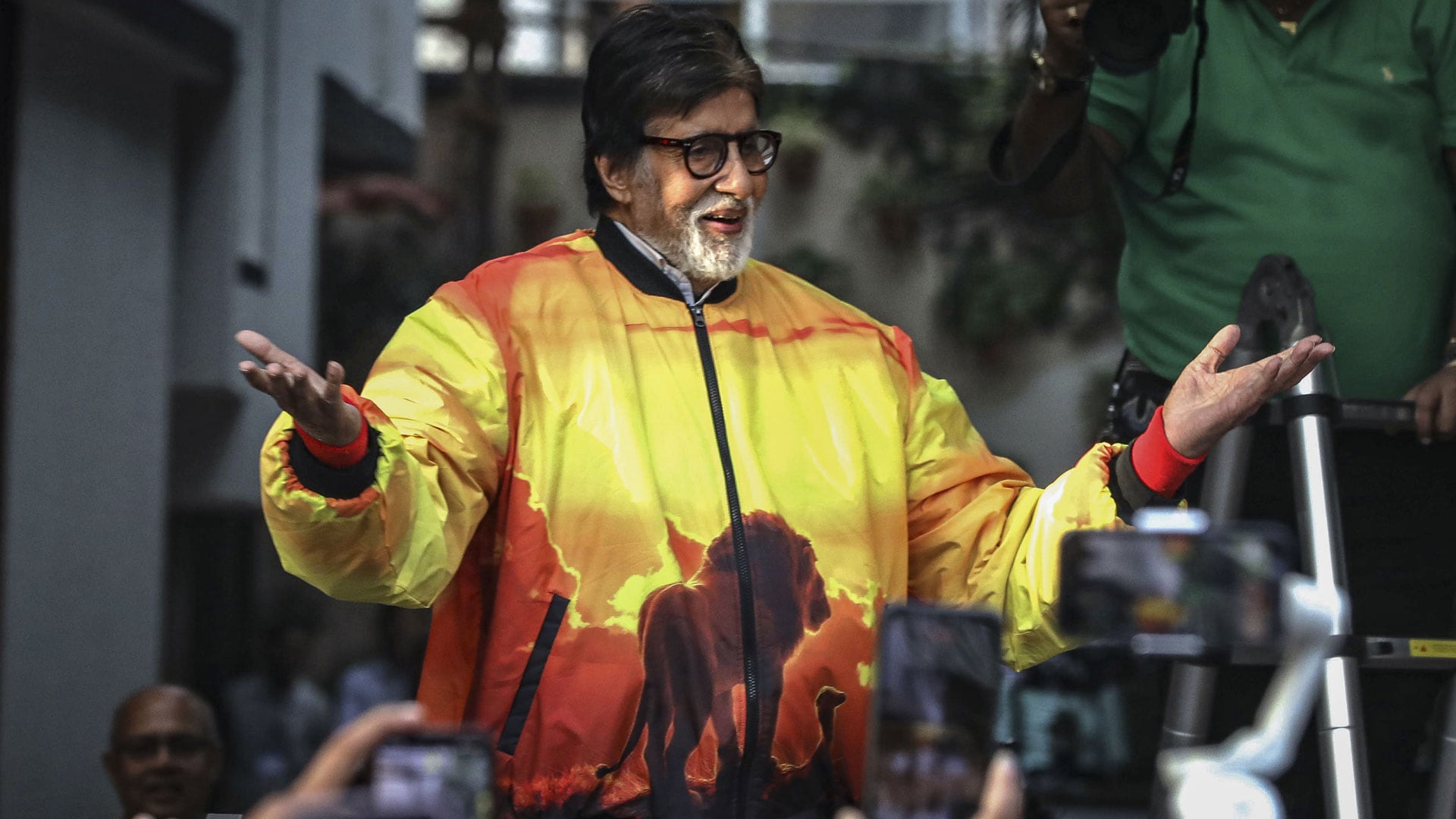 Amitabh Bachchan Turns 83, Greets Fans Outside His Residence 'Jalsa'