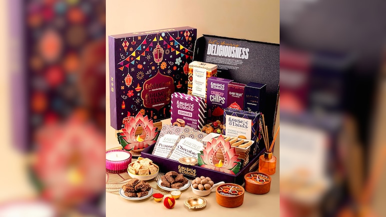 Bhai Dooj Gift Hampers Under 1000: बजट में बेस्ट गिफ्ट हैंपर्स जो भाइयों की खुशी कर देंगे दोगुनी, जल्दी खरीदें
