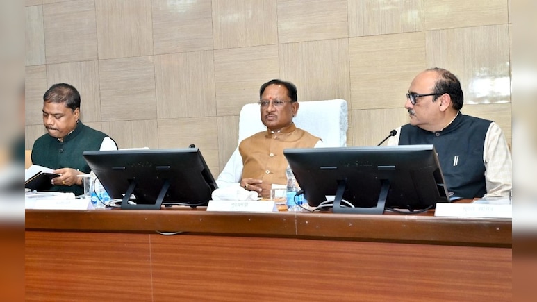 CM साय की कलेक्टर-SP को सख्त चेतावनी- साइबर अपराध, नशाखोरी और रोड सेफ्टी पर दें ध्यान CM साय की कलेक्टर-SP को सख्त चेतावनी- साइबर अपराध, नशाखोरी और रोड सेफ्टी पर दें ध्यान