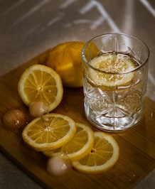 Benefits Of Drinking Lemon Water In The Morning