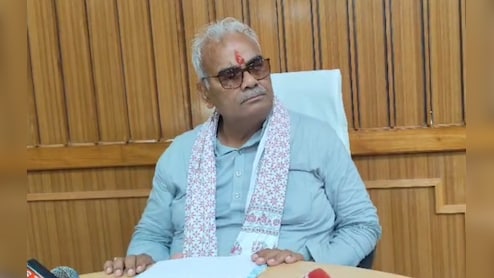 सरकारी स्कूलों में अब विद्यार्थी नहीं पहनेंगे टाई, राष्ट्रगान से शुरू होंगे स्कूल और कार्यालय; राष्ट्रगीत के बाद छुट्टी 