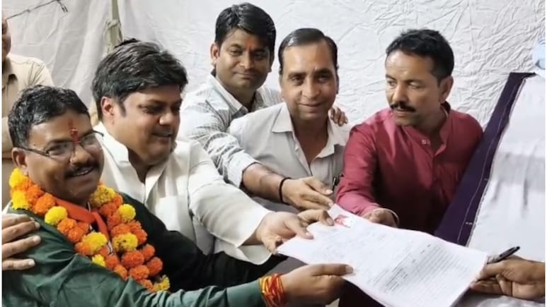 Anta By Election: भाजपा प्रत्याशी मोरपाल सुमन ने दाखिल किया नामांकन, सांसद दुष्यंत सिंह समेत ये नेता रहे मौजूद Anta By Election: भाजपा प्रत्याशी मोरपाल सुमन ने दाखिल किया नामांकन, सांसद दुष्यंत सिंह समेत ये नेता रहे मौजूद