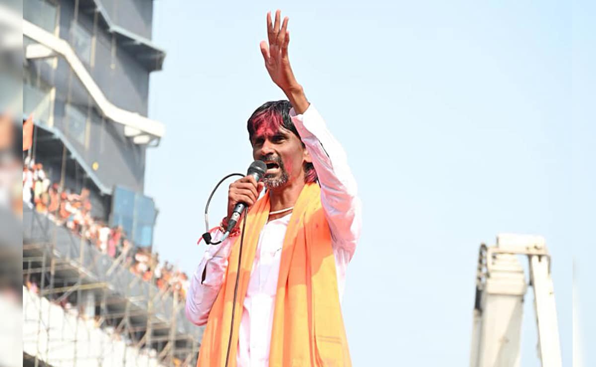 मराठा आरक्षण आंदोलन: मुंबई पुलिस ने मनोज जरांगे पाटिल समेत 6 आयोजकों तलब किया