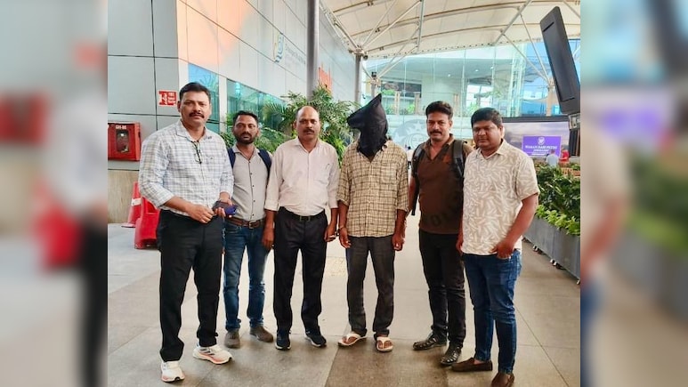 मुंबई पुलिस ने नाबालिग बेटी की हत्या करने वाले पिता को बिहार से किया गिरफ्तार, पत्नी पर भी किया था हमला मुंबई पुलिस ने नाबालिग बेटी की हत्या करने वाले पिता को बिहार से किया गिरफ्तार, पत्नी पर भी किया था हमला