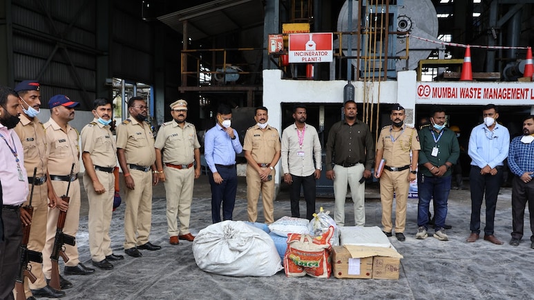 मुंबईत खळबळ!पोलिसांनी 29 कोटींचा ड्रग्ज साठा केला नष्ट, कफ सिरपच्या 1269 बाटल्यांचाही समावेश, घडलं तरी काय?