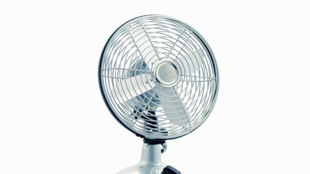 Cool Deals Ahead: Table Fans At 25% Off On Amazon Great Indian Festival.