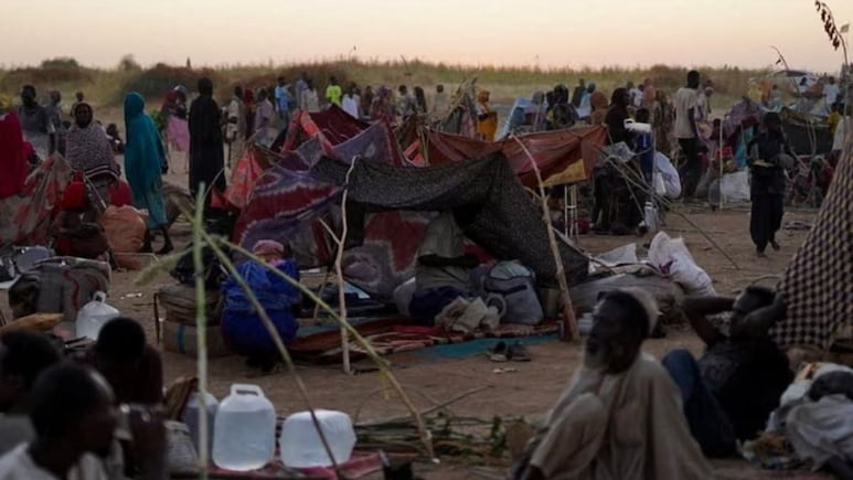 अस्पताल में 460 लोगों की मौत... सूडानी फौज के हॉस्पिटल पर कब्जे के बीच खूनखराबा अस्पताल में 460 लोगों की मौत... सूडानी फौज के हॉस्पिटल पर कब्जे के बीच खूनखराबा