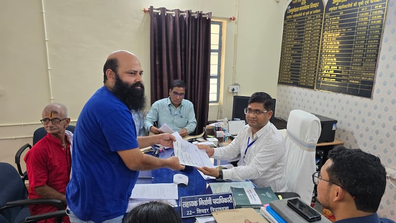 एक उम्मीदवार ऐसा भी: जब तक पुल नहीं बनेगा, दाढ़ी बढ़ती रहेगी और हम चुनाव लड़ते रहेंगे