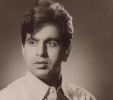 दिलीप कुमार के भतीजे की 8 तस्वीरें, कभी माधुरी दीक्षित के साथ किया था रोमांस