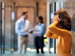 ये तो हद है! 4 मिनट पहले लॉग आउट करने पर HR ने कही ऐसी बात..सुनकर आपको भी आ जाएगा गुस्सा ये तो हद है! 4 मिनट पहले लॉग आउट करने पर HR ने कही ऐसी बात..सुनकर आपको भी आ जाएगा गुस्सा