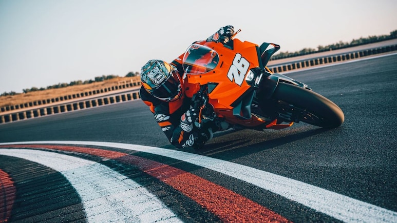 KTM 990 RC R Breaks Cover- Specs, Features, And More KTM 990 RC R Breaks Cover- Specs, Features, And More