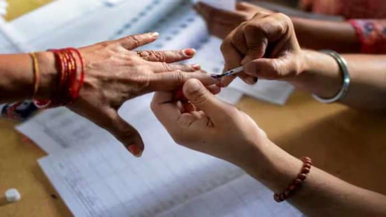 सीटें 243 और उम्मीदवार 256! बिहार चुनाव में इन 13 सीटों पर महागठबंधन की 'फ्रेंडली फाइट' सीटें 243 और उम्मीदवार 256! बिहार चुनाव में इन 13 सीटों पर महागठबंधन की 'फ्रेंडली फाइट'