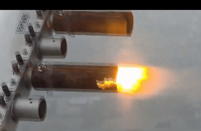 यूं आसमान में आग वाली चिंगारी.. राजधानी दिल्ली के ऊपर विमान से ऐसे की गई क्लाउड सीडिंग