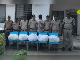 नहीं थम रहा कफ सिरप का अवैध कारोबार; सीधी पुलिस ने 1300 शीशी की जब्त, तीन गिरफ्तार नहीं थम रहा कफ सिरप का अवैध कारोबार; सीधी पुलिस ने 1300 शीशी की जब्त, तीन गिरफ्तार