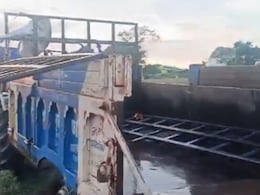 खंडवा प्रतिमा विसर्जन हादसा: ट्रैक्टर-ट्रॉली की जाली कैसे बनी 11 मौतों का 'जाल'? मृतकों की सूची खंडवा प्रतिमा विसर्जन हादसा: ट्रैक्टर-ट्रॉली की जाली कैसे बनी 11 मौतों का 'जाल'? मृतकों की सूची