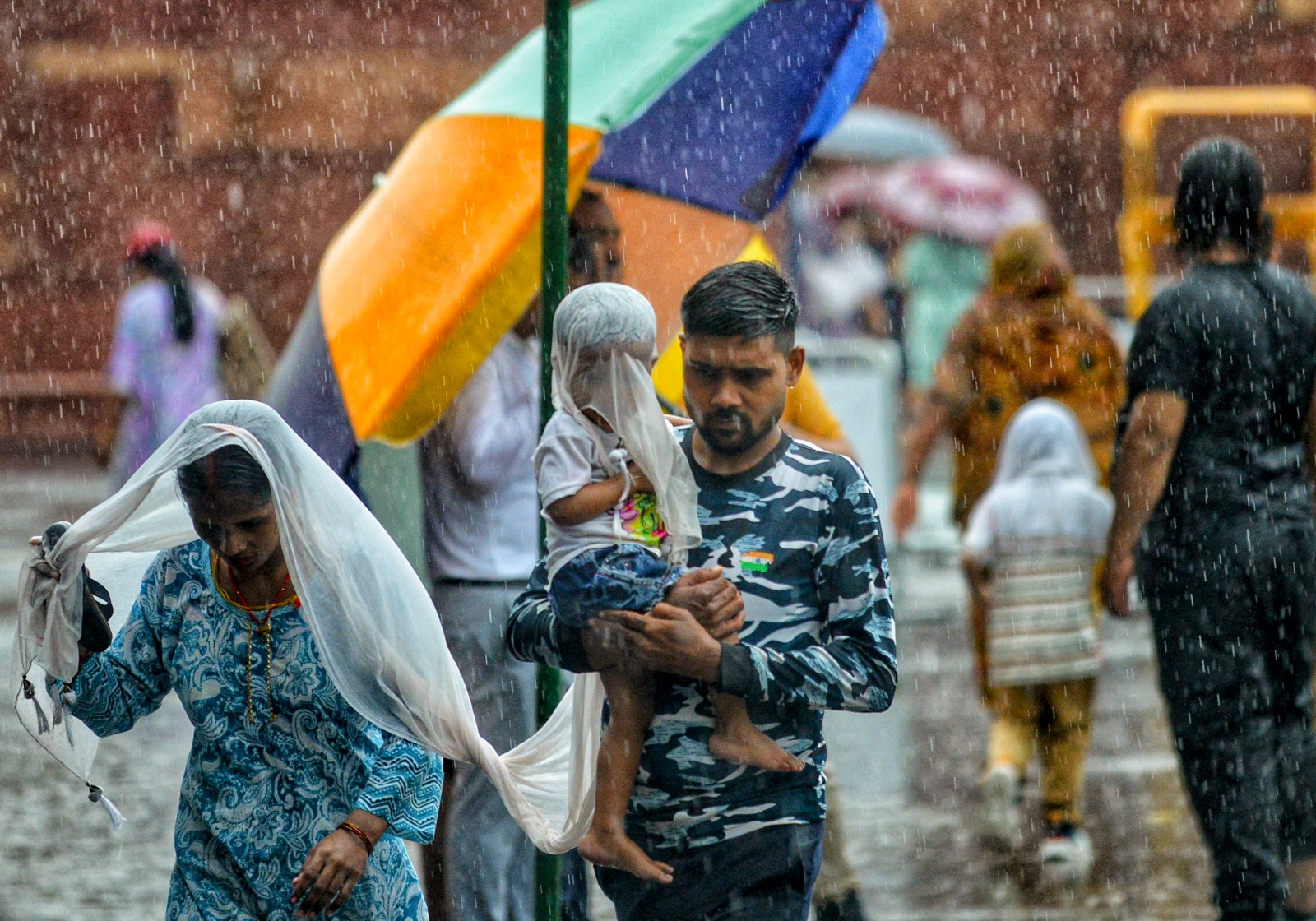 दिल्‍ली में फिर पलटेगा मौसम, IMD के अलर्ट के बाद वैष्णो देवी यात्रा स्थगित, जानें ठंड कब देगी दस्‍तक
