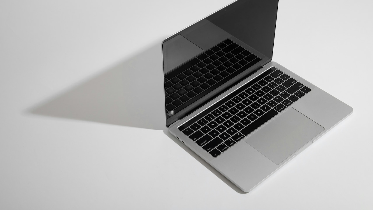 Top 10 Laptop Battery Charging Mistakes To Avoid: Extend Life By 50%