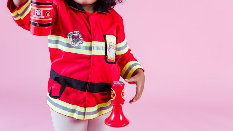 Delhi Hospitals See Surge In Burn Cases: Doctor's Advice On Keeping Kids Safe Post-Diwali Delhi Hospitals See Surge In Burn Cases: Doctor's Advice On Keeping Kids Safe Post-Diwali